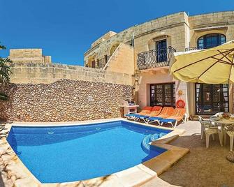 Razzett ta' Leli Holiday Home - Xagħra - Pool