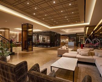 Grand Zuri Pekanbaru - פקאנבארו - לובי