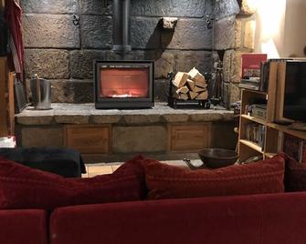 Character house at the gateway to Aubrac - Peyre-en-Aubrac - Salon