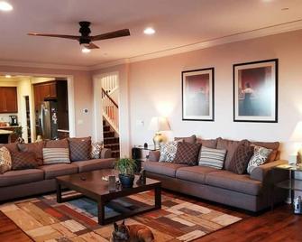 Luxurious Sunny 1BedBath,Beautiful hill view from room & bay view from backyard - Concord - Living room