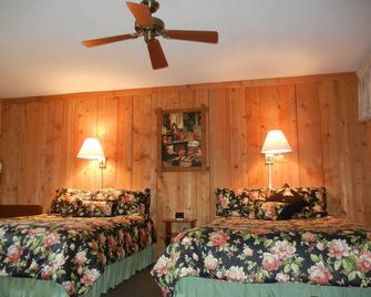 Homestead Lodging - Smoketown - Bedroom