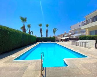 Katka Hostel Paphos - Pafos - Piscina