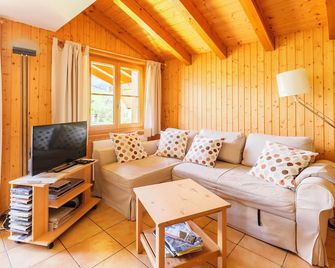Comfortable, friendly apartment with beautiful mountain views - Ormont-Dessus - Living room