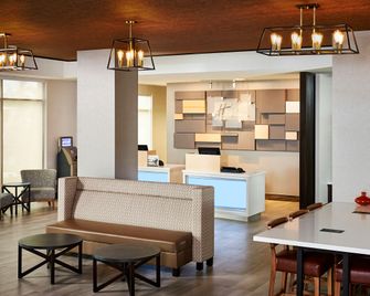 Holiday Inn Express & Suites Brantford by IHG - Brantford - Building