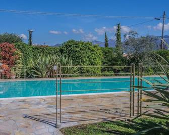Holiday apartment Manerba del Garda for 1 - 3 persons - Holiday apartment in one or multi-family hou - Manerba del Garda - Pool