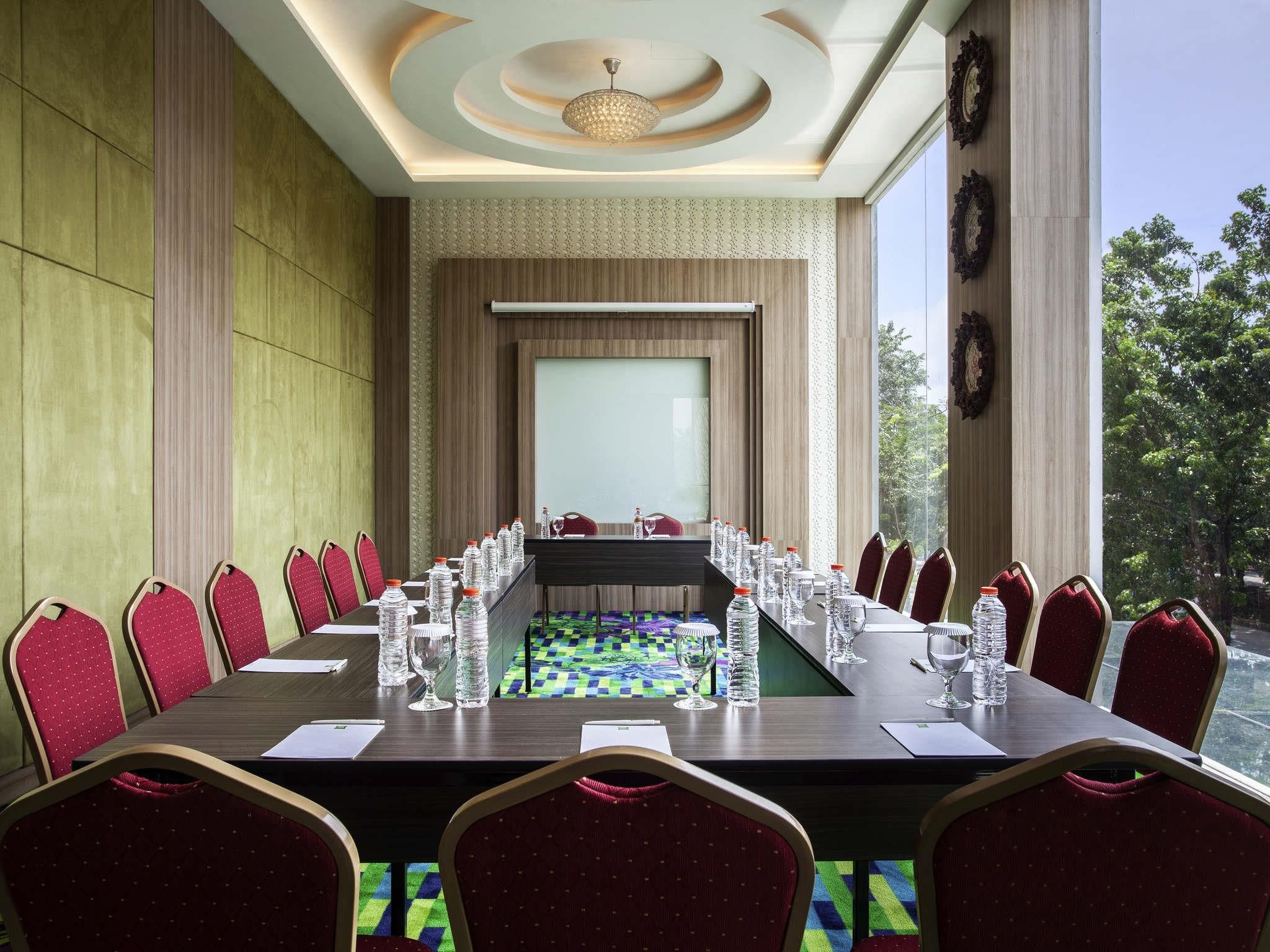 ibis Styles Cikarang - Bekasi - Neuvotteluhuone