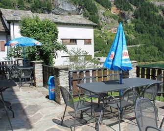 Albergo Mangusta - Madesimo - Binnenhof