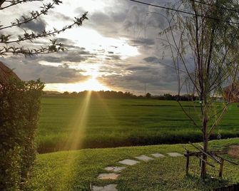 Penguin Villa Resort & Bistro - Ratchaburi - Vista del exterior
