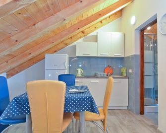 Apartments Josip 1713 - Fažana - Phòng bếp