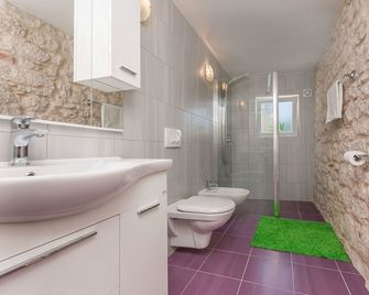 House Darijo - Omiš - Bad