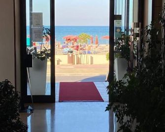 Hotel Spiaggia D'Oro - 馬洛塔