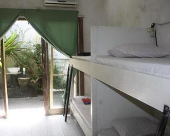 Gusti Hostel - North Kuta - Chambre