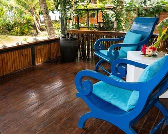 Viani Bay Resort at Dive Academy Fiji - Nanggainggai - Patio