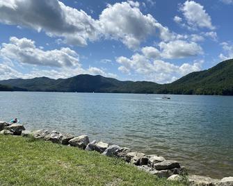 Serenity and Seclusion in Roan Mountain, TN - Roan Mountain - Beach