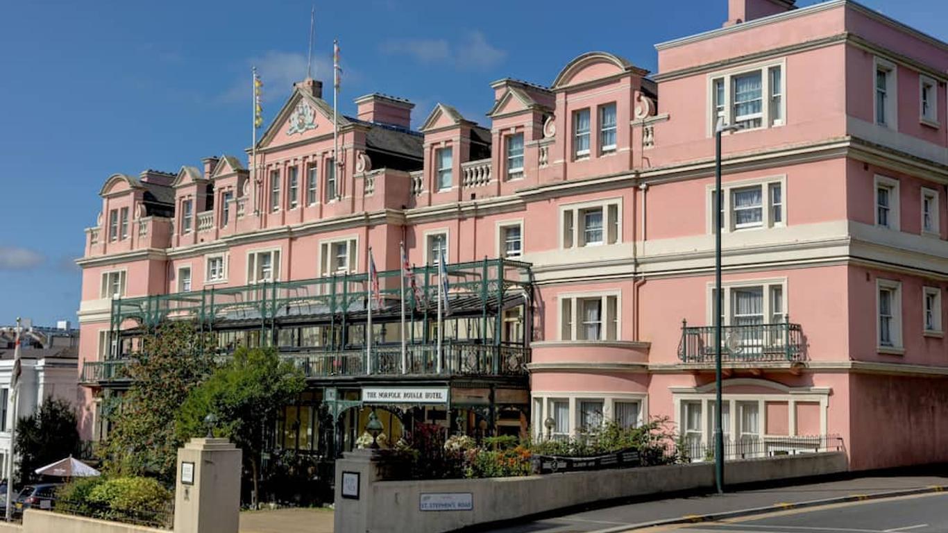Norfolk Royale Hotel
