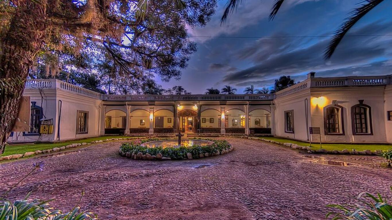 Hosteria Hacienda Pinsaqui