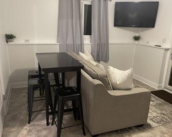 Sag Harbor Suite by the Beach - Sag Harbor - Sala de estar