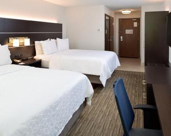 Holiday Inn Express & Suites Pueblo North By IHG - Pueblo - Bedroom