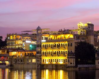 Sarovar - Lake Facing Boutique Hotel On Lake Pichola - Udaipur - Balkon