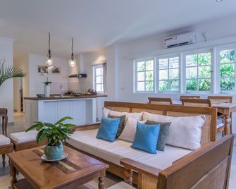 Umalas Suite - Kuta - Wohnzimmer
