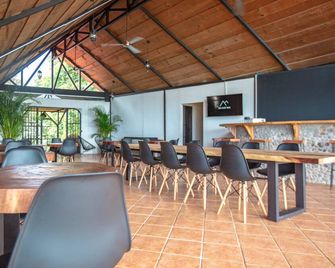 Buen Camino Hotel, San Mateo - San Mateo - Restaurant