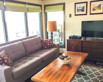 Richview on Morrison Lake, Gravenhurst - Muskoka - Gravenhurst - Living room