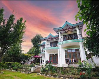 Chirping Hills Resort,bhimtal - Nainital - Bina