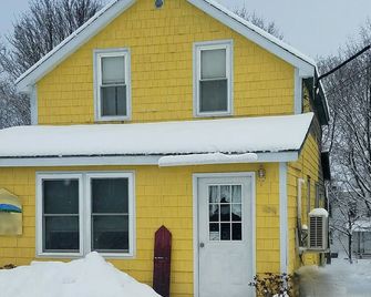 Comfortable lodging near downtown - Millinocket - Gebäude