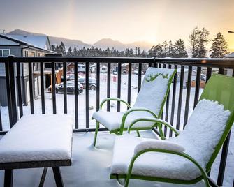 3 Bedroom Townhouse with Mountain Views, Large Deck, Garage - Invermere - Balcony