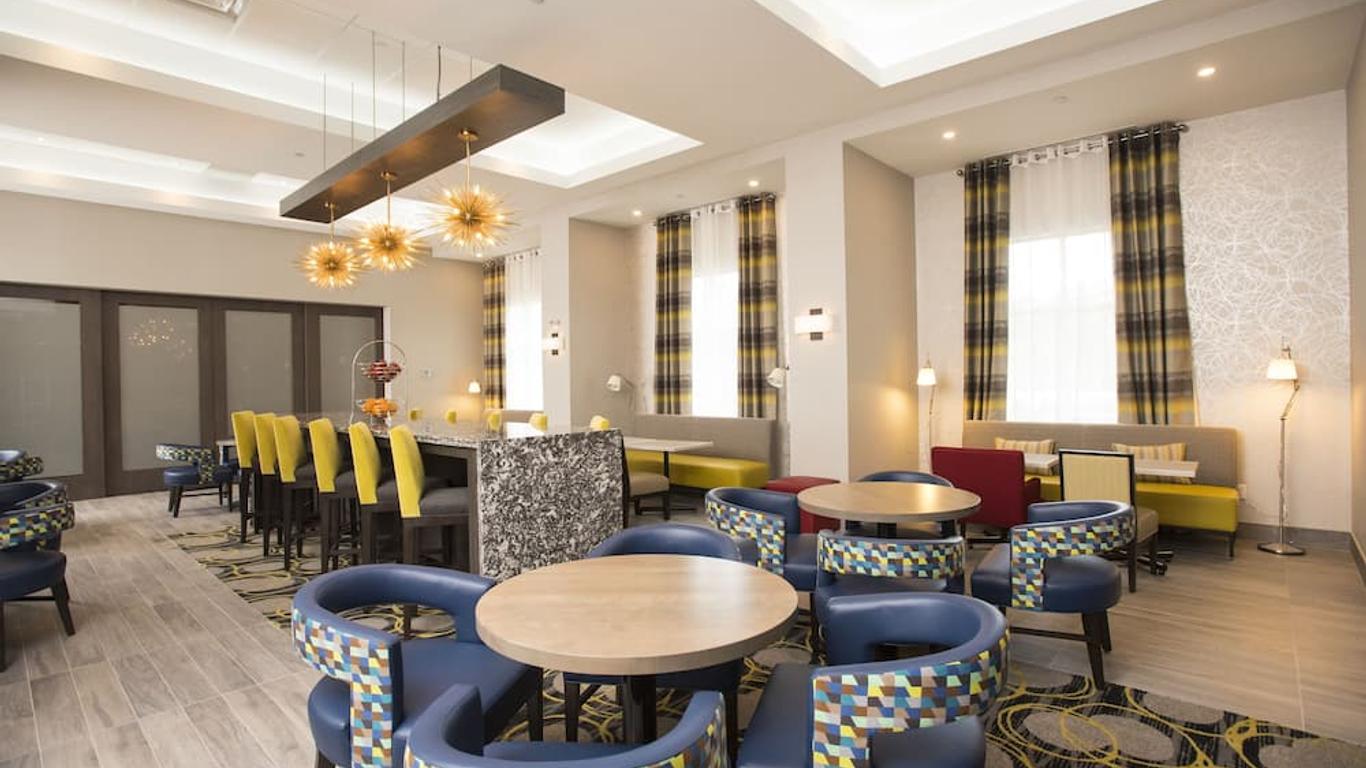 Hampton Inn & Suites by Hilton Thunder Bay