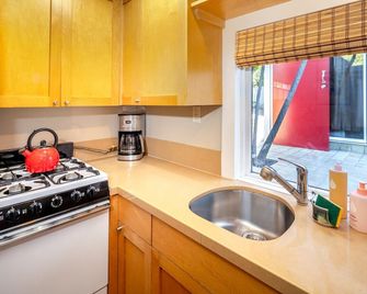 Sunny Bernal Heights Casita with Private Entrance - Sausalito - Kitchen