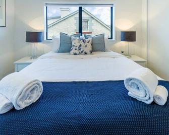 Explore Addington and CBD 1 bed w/carpark - Christchurch - Habitación