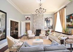 All Suites Whitney Manor - Kingston - Sala de estar