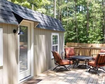Serene Tiny Home Oasis: Sauna & Cold Plunge - Sanford - Innenhof