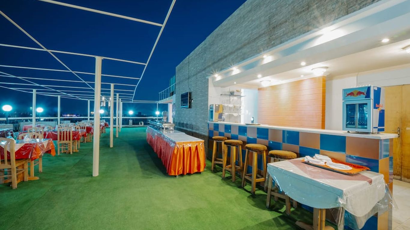 Queens Valley Hotel, Restaurants, Bars and Spa Luxor