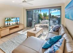 Sunset Waters Apartments - Hamilton Island - Living room