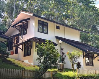 The Tavia Riverside - Megamendung - Edificio