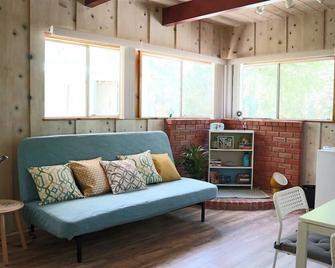 Private 1 Bd near Yosemite and Bass lake - Oakhurst - Living room