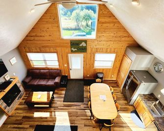 Catchin Crickets near Pictured Rocks and ATV Trails! - Shingleton - Living room