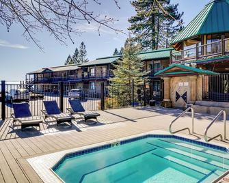 Walk to Beach Mourelatos Lakeshore Resort Condo! - Tahoe Vista - Pool