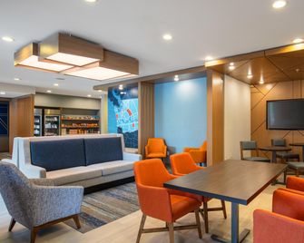 Holiday Inn Express Bothell By IHG - Bothell - Lounge