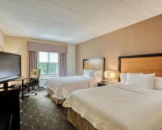 Hampton Inn and Suites Parsippany/North - Parsippany - Bedroom