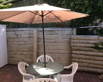 Ocean Motel - Paraparaumu Beach - Patio