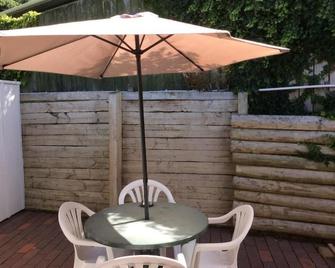 Ocean Motel - Paraparaumu Beach - Patio