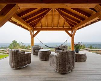Luxury Home/ Villa Beautiful Oceanview Georgia straight, Hot Tub Spa - Qualicum Beach - Patio