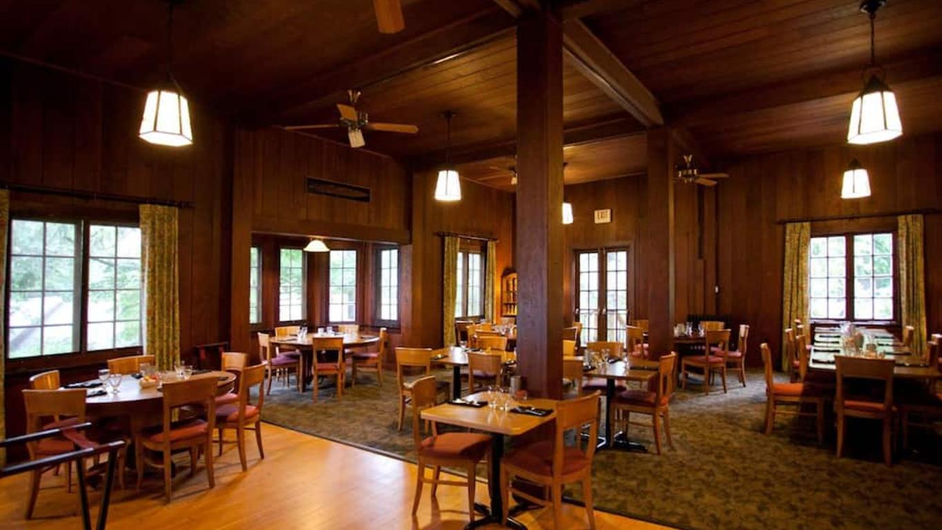 Lake Quinault Lodge