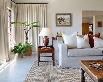 Tomjachu Bush Retreat - Nelspruit - Sala de estar