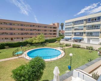Vistamarina B 210 By Ivi Real Estate - Torremolinos - Zwembad