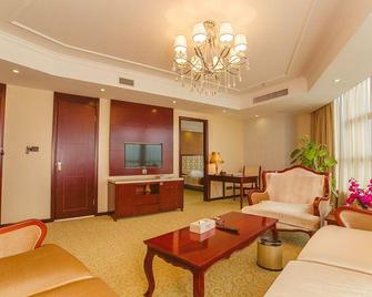 Ronzou International Hotel - Yulin - Living room