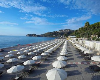 Hotel Caparena - Taormina - Playa